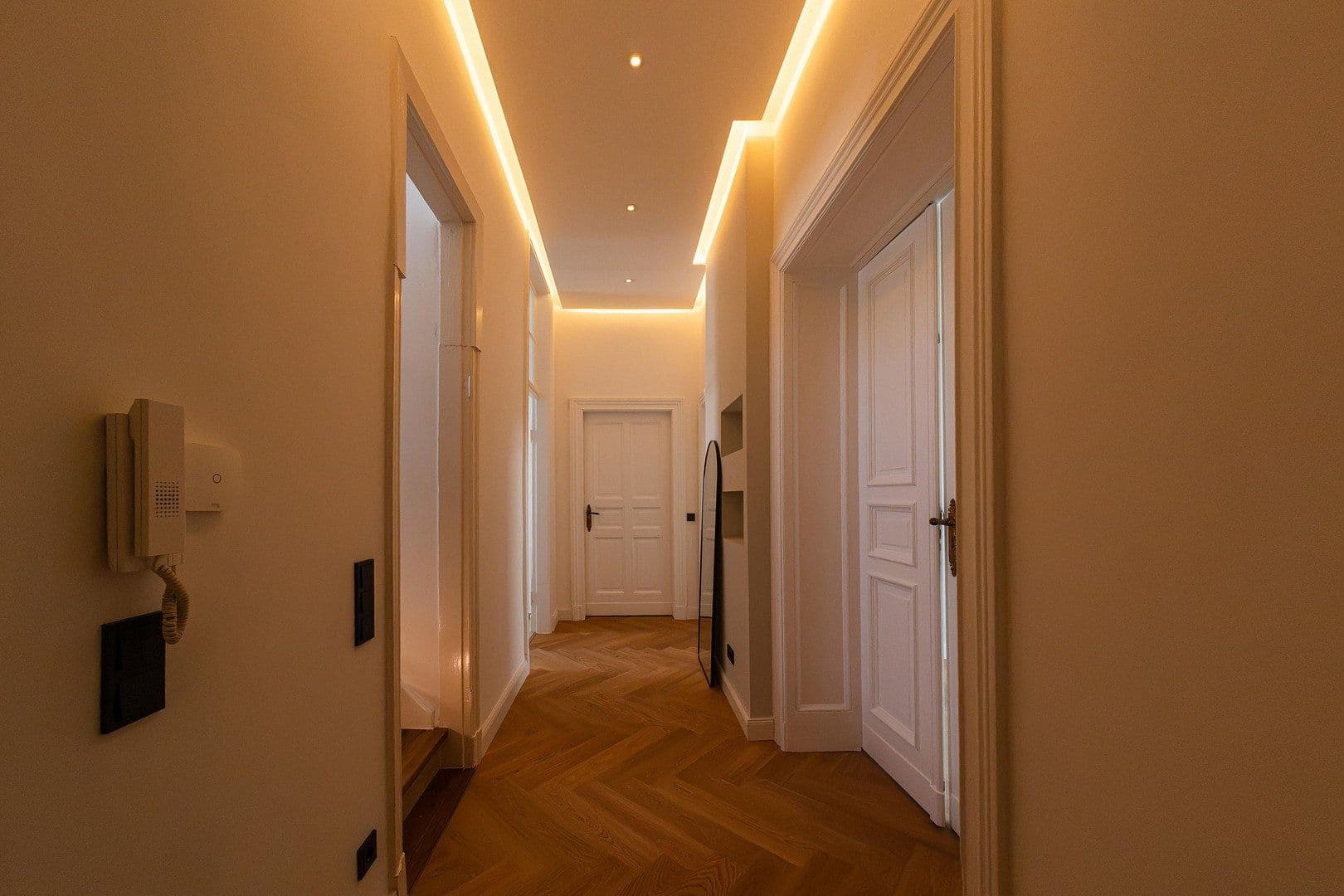 Prodej bytu 3+1 96 m², Berlin, Berlín Prodej bytu 3+1 96 m², Berlin, Berlín