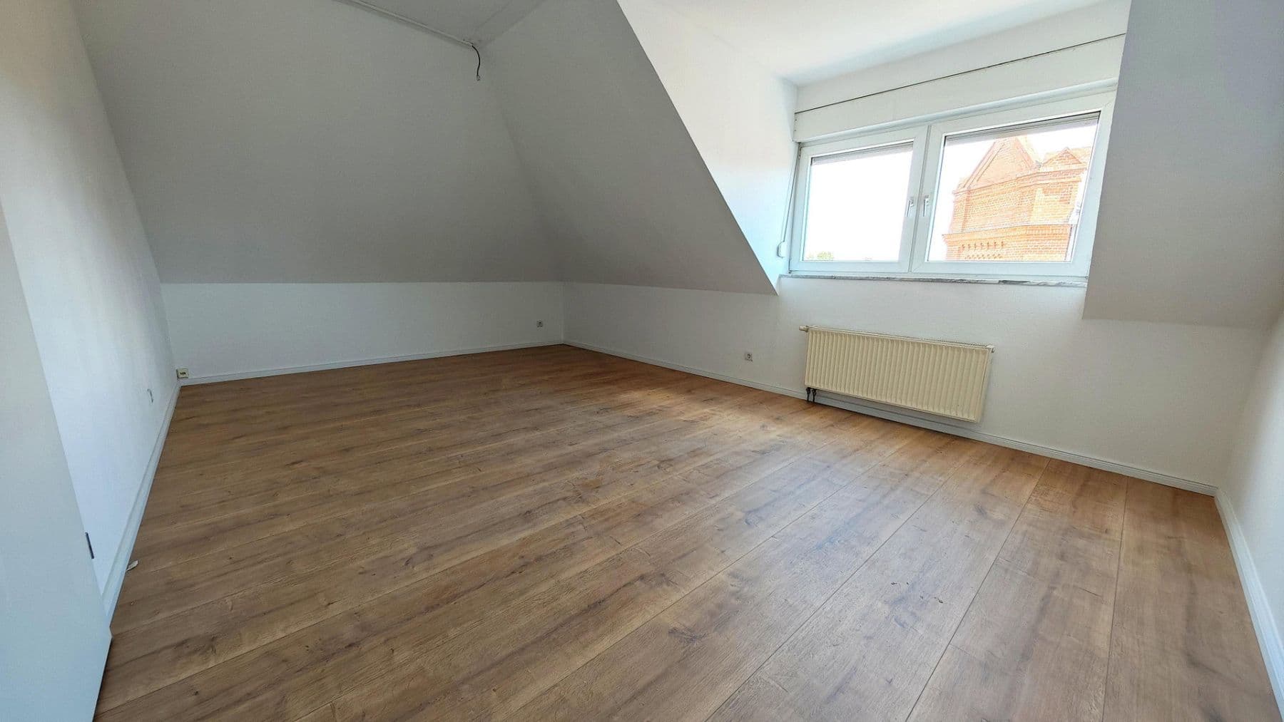 Prodej bytu 3+1 98 m², Schönbachstraße 88, Leipzig, Sasko Prodej bytu 3+1 98 m², Schönbachstraße 88, Leipzig, Sasko