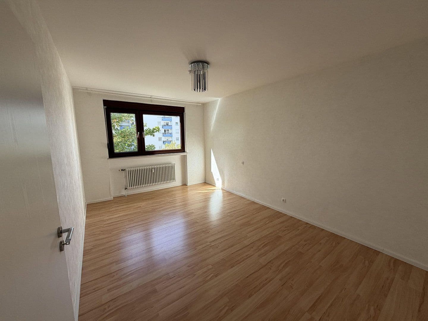Prodej bytu 2+1 65 m², Am Weiher 45, Hochheim, Hessen Prodej bytu 2+1 65 m², Am Weiher 45, Hochheim, Hessen