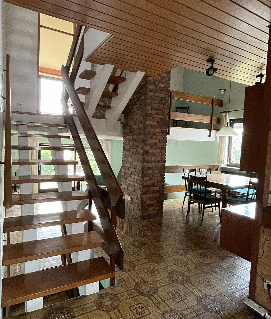 Prodej domu 152 m², pozemek 333 m², Leutenbach, Bádensko-Württembersko Prodej domu 152 m², pozemek 333 m², Leutenbach, Bádensko-Württembersko