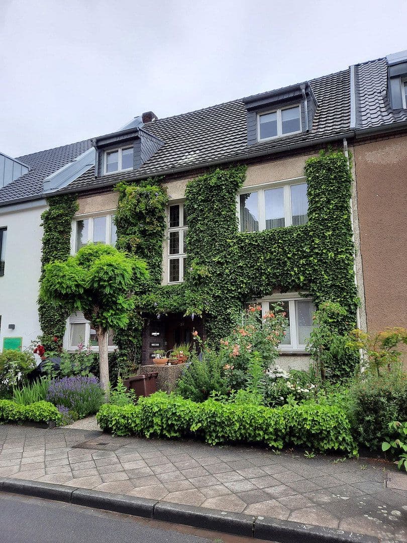 Pronájem bytu 2+1 71 m², Düsseldorf, Severní Porýní-Vestfálsko Pronájem bytu 2+1 71 m², Düsseldorf, Severní Porýní-Vestfálsko