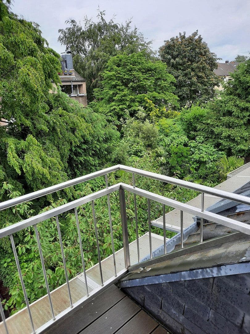 Pronájem bytu 2+1 71 m², Düsseldorf, Severní Porýní-Vestfálsko Pronájem bytu 2+1 71 m², Düsseldorf, Severní Porýní-Vestfálsko