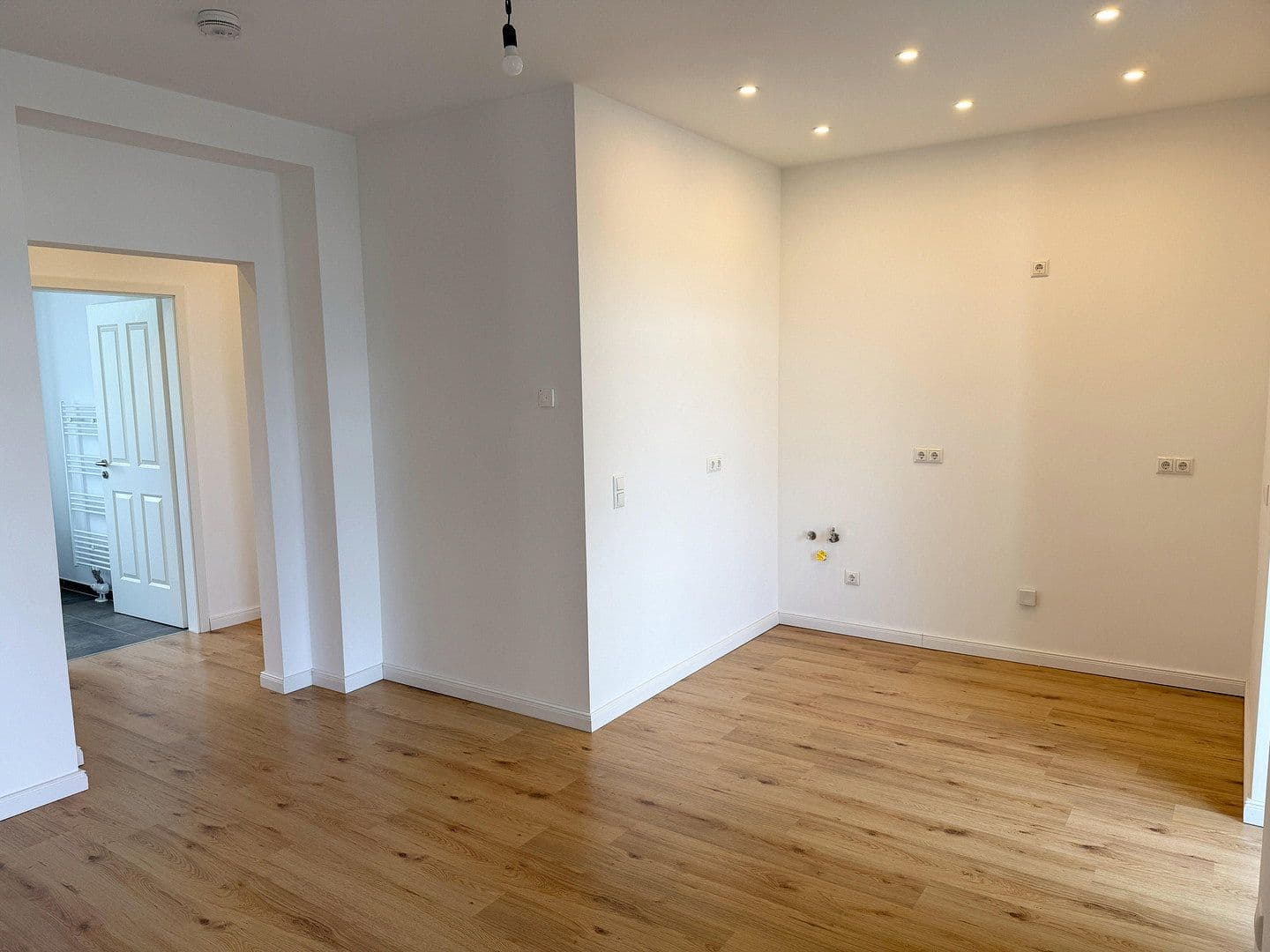 Pronájem bytu 2+1 69 m², Alt Salbke 73, Magdeburg, Sasko-Anhaltsko Pronájem bytu 2+1 69 m², Alt Salbke 73, Magdeburg, Sasko-Anhaltsko