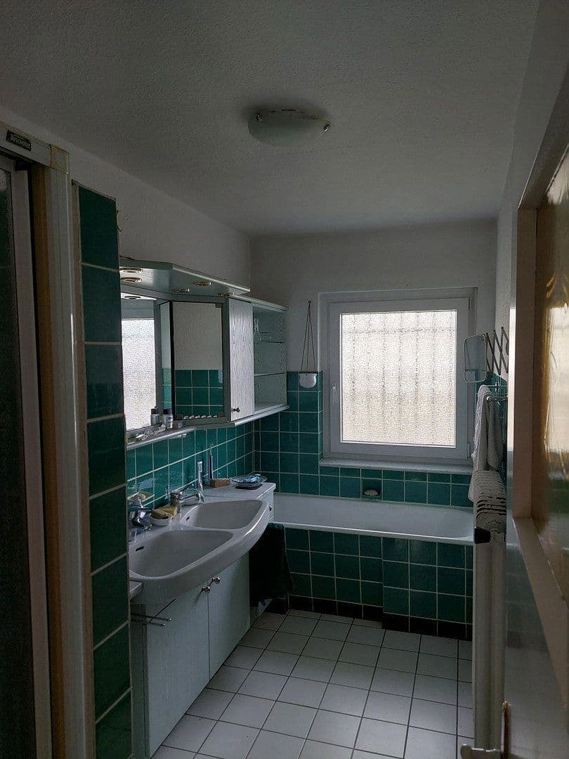 Prodej domu 180 m², pozemek 1.400 m², Marburg, Hessen Prodej domu 180 m², pozemek 1.400 m², Marburg, Hessen