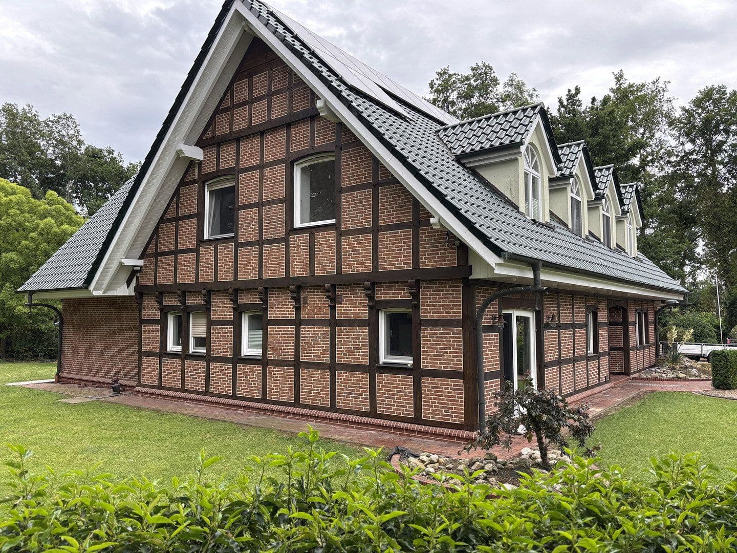 Prodej domu 293 m², pozemek 2.785 m², Lastrup, Dolní Sasko Prodej domu 293 m², pozemek 2.785 m², Lastrup, Dolní Sasko