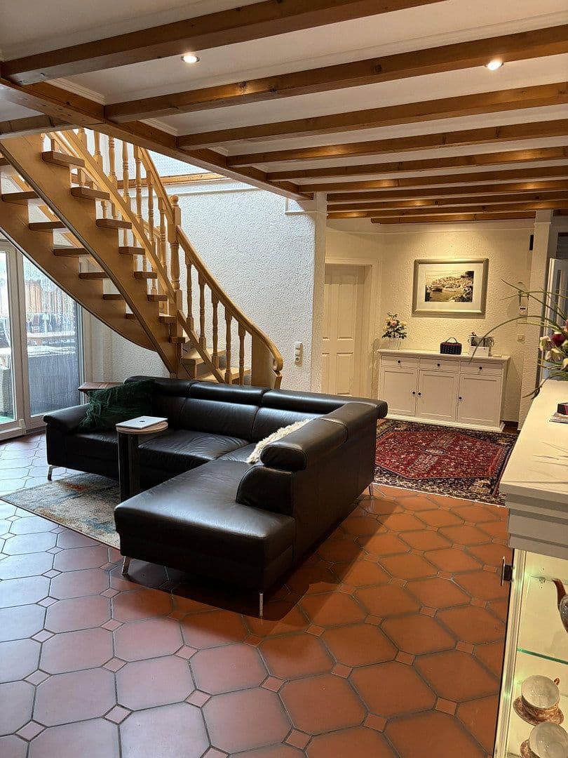 Prodej domu 293 m², pozemek 2.785 m², Lastrup, Dolní Sasko Prodej domu 293 m², pozemek 2.785 m², Lastrup, Dolní Sasko