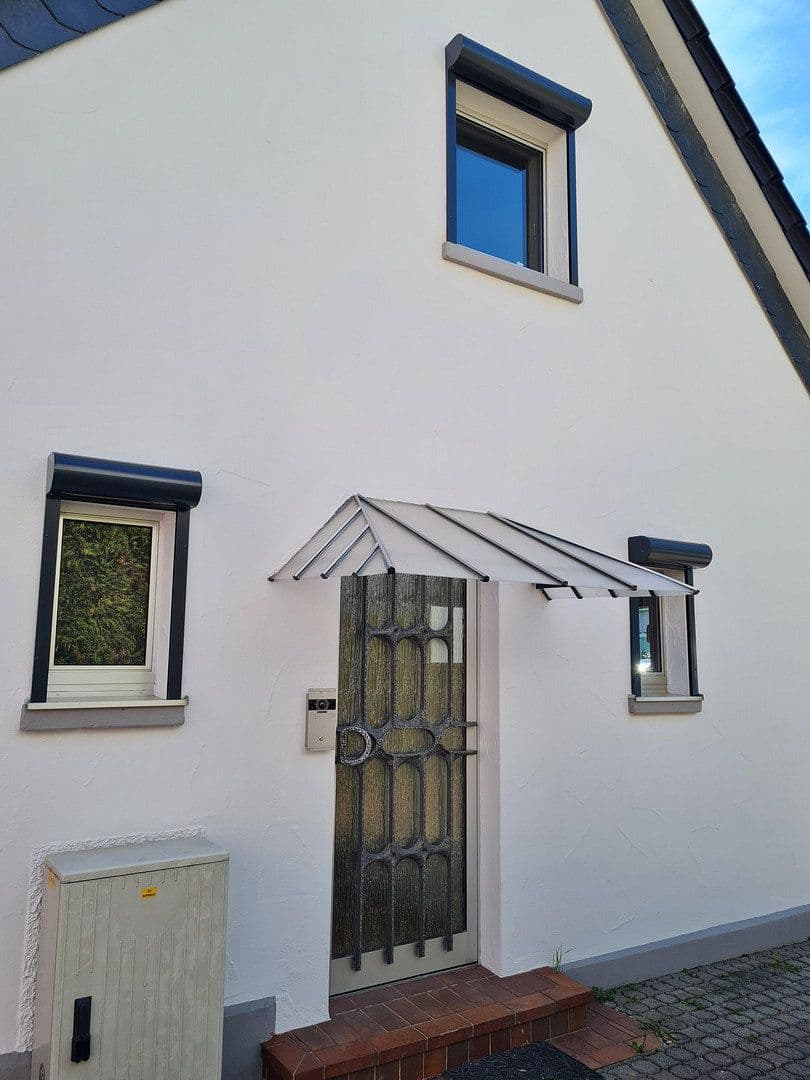 Pronájem domu 180 m², pozemek 500 m², Gelnhausen, Hessen Pronájem domu 180 m², pozemek 500 m², Gelnhausen, Hessen