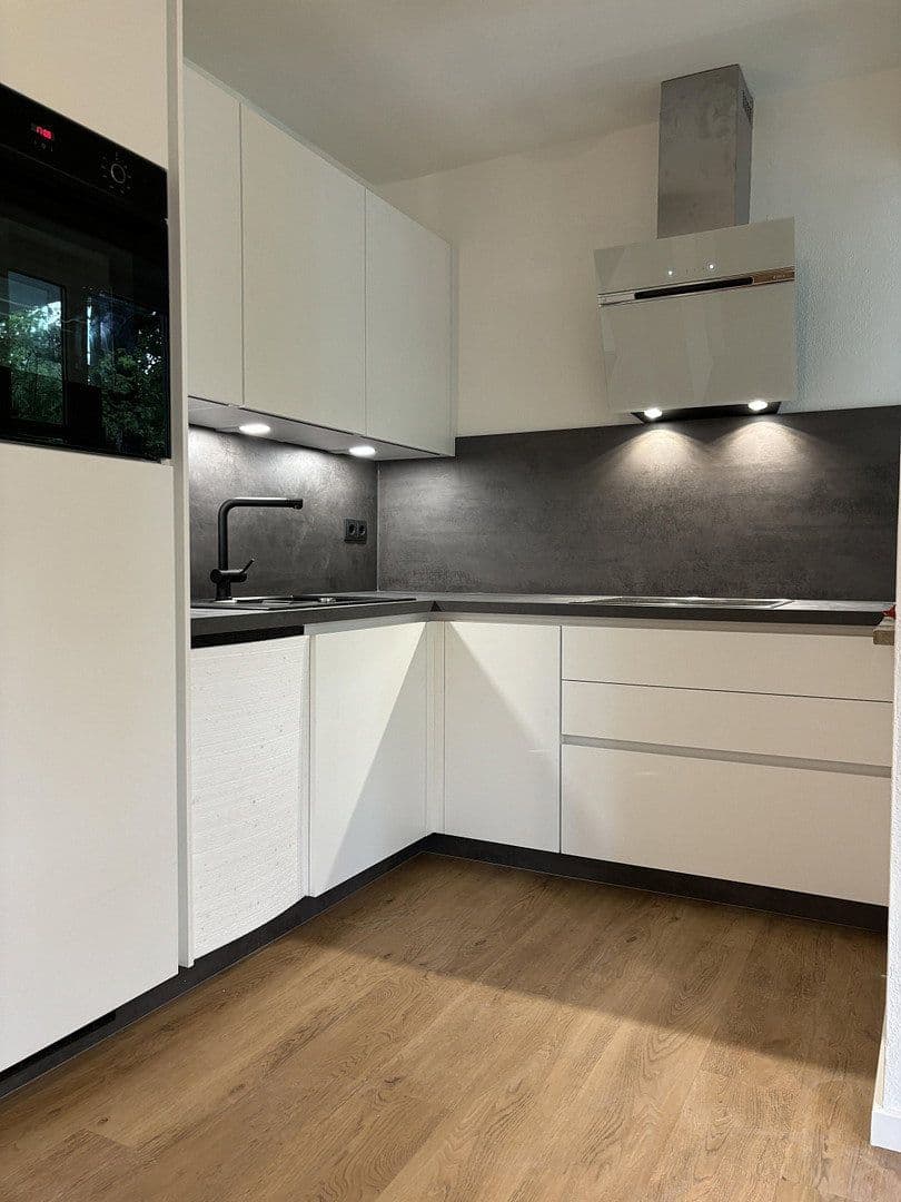 Pronájem bytu 2+1 52 m², Wolfratshauser Str. 243, München, Bavorsko Pronájem bytu 2+1 52 m², Wolfratshauser Str. 243, München, Bavorsko