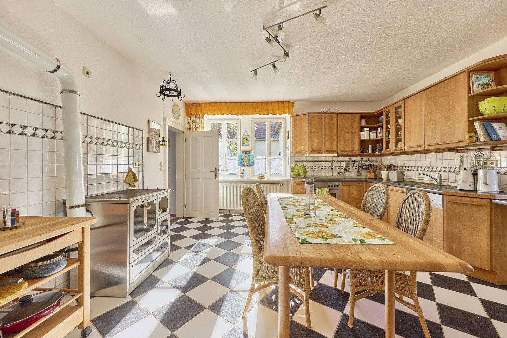Prodej pozemku 10.250 m², Meisenheim, Porýní-Falc Prodej pozemku 10.250 m², Meisenheim, Porýní-Falc