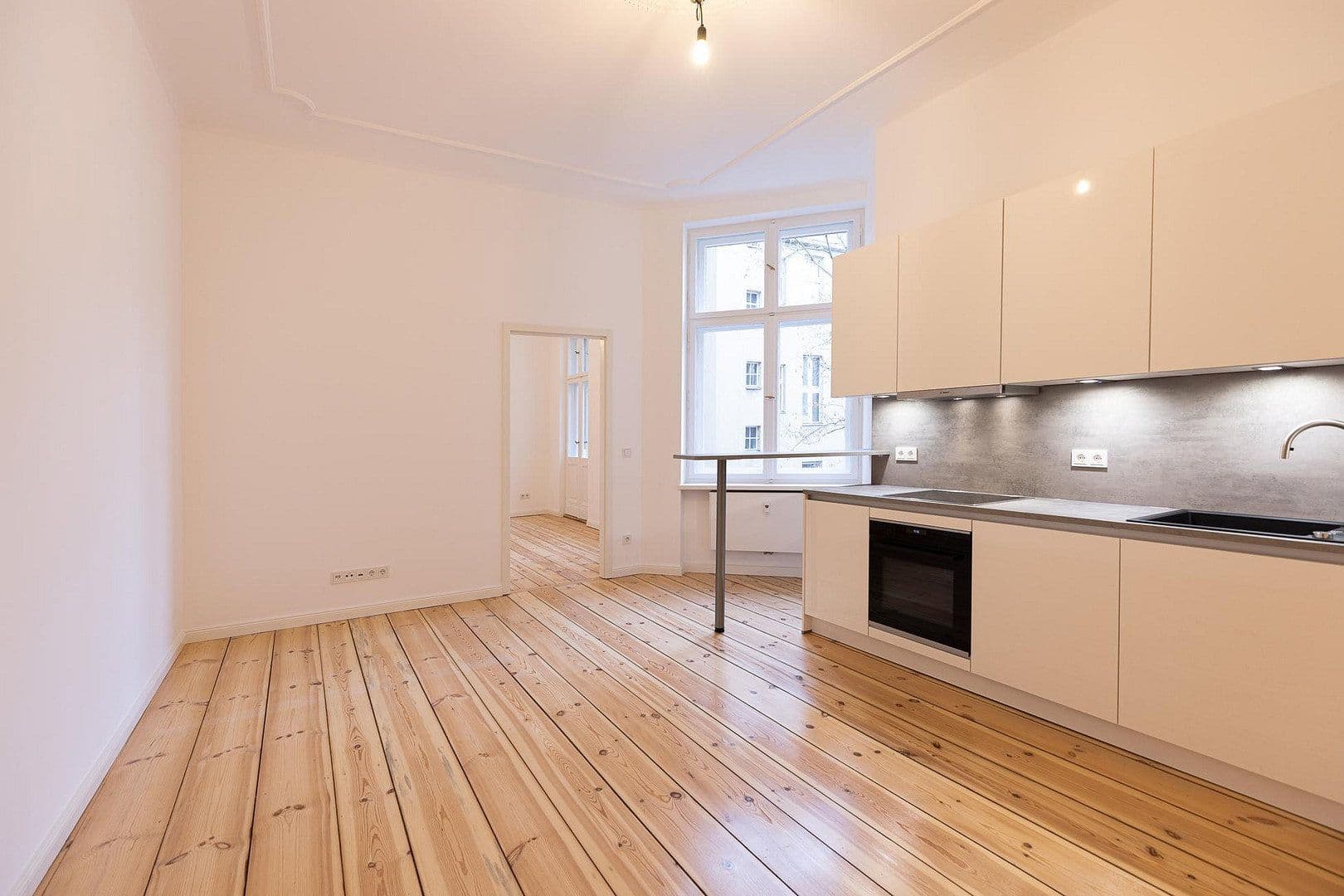 Pronájem bytu 3+1 64 m², Berlin, Berlín Pronájem bytu 3+1 64 m², Berlin, Berlín