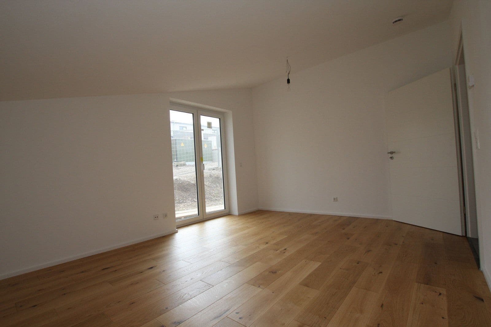 Pronájem bytu 4+1 131 m², Nieder-Olm, Porýní-Falc Pronájem bytu 4+1 131 m², Nieder-Olm, Porýní-Falc