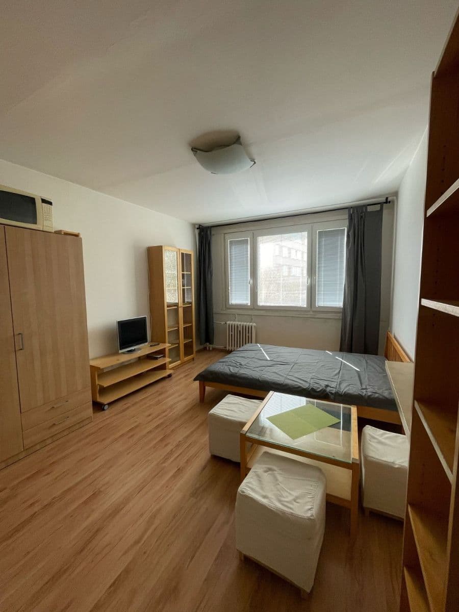 Pronájem bytu 1+kk 25 m², Nad Lesním divadlem, Praha, Praha Pronájem bytu 1+kk 25 m², Nad Lesním divadlem, Praha, Praha
