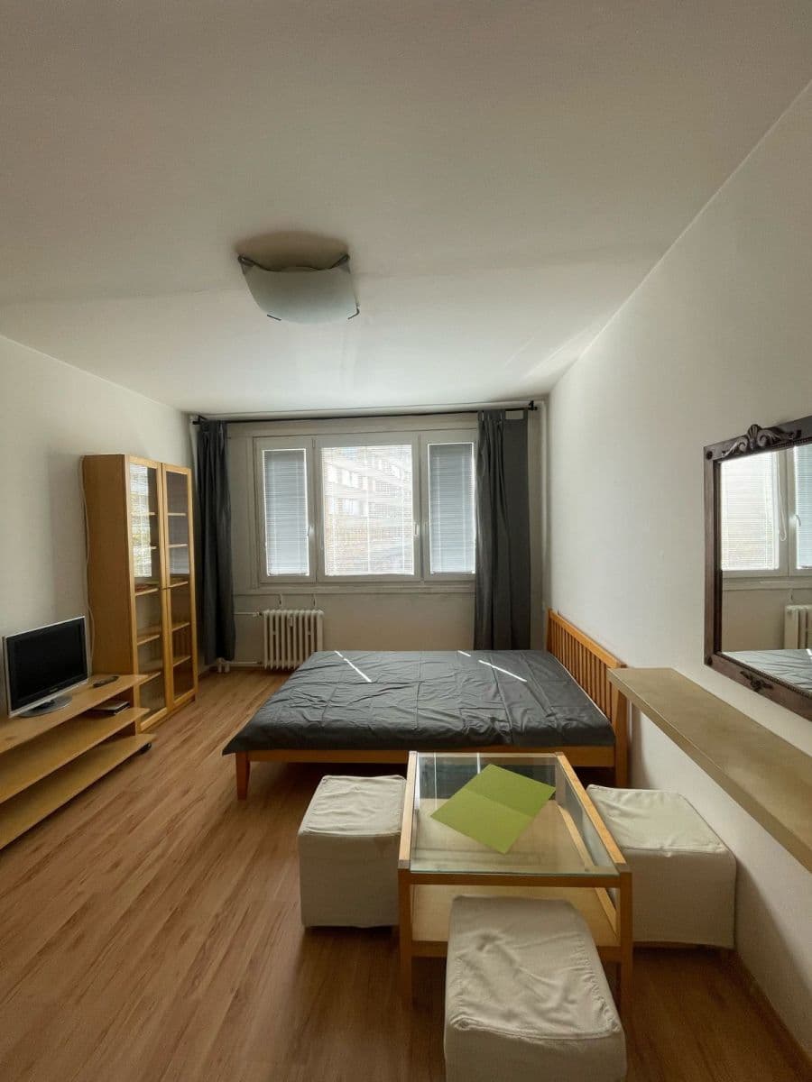 Pronájem bytu 1+kk 25 m², Nad Lesním divadlem, Praha, Praha Pronájem bytu 1+kk 25 m², Nad Lesním divadlem, Praha, Praha