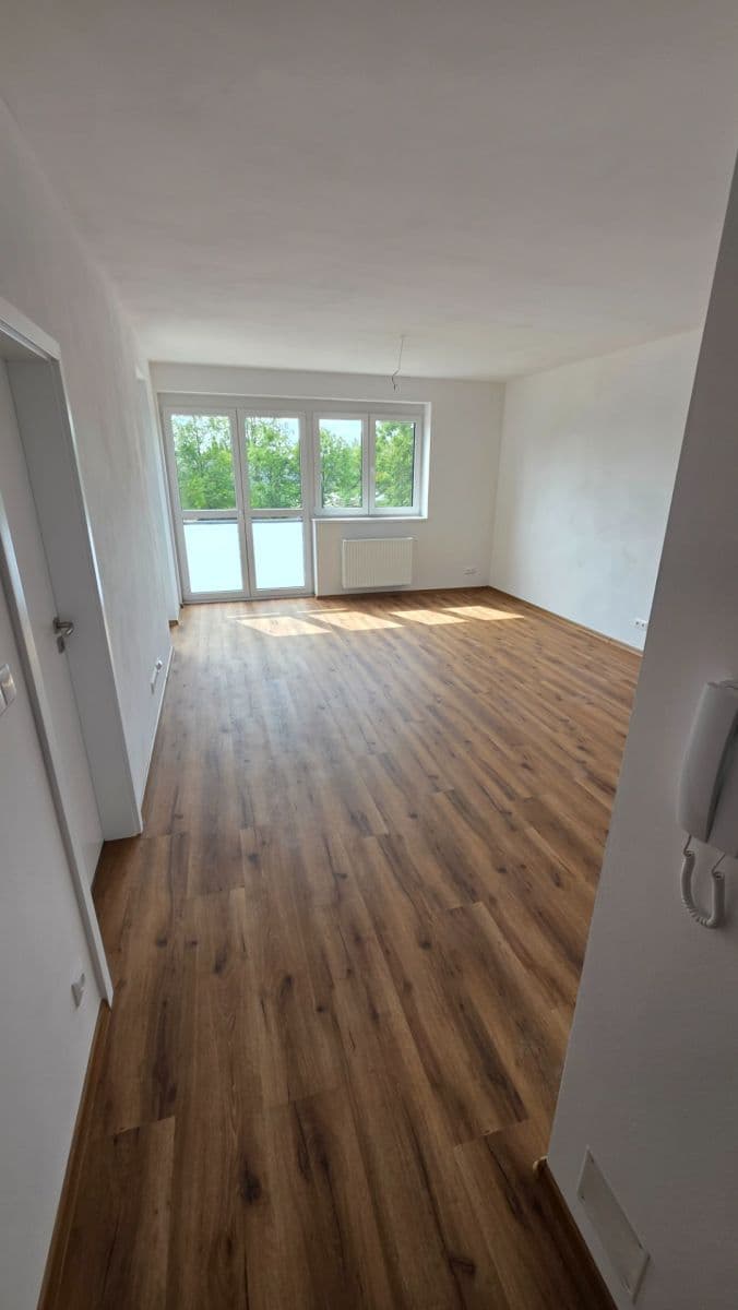 Pronájem bytu 3+kk 72 m², U Kasáren, Dašice, Pardubický kraj Pronájem bytu 3+kk 72 m², U Kasáren, Dašice, Pardubický kraj