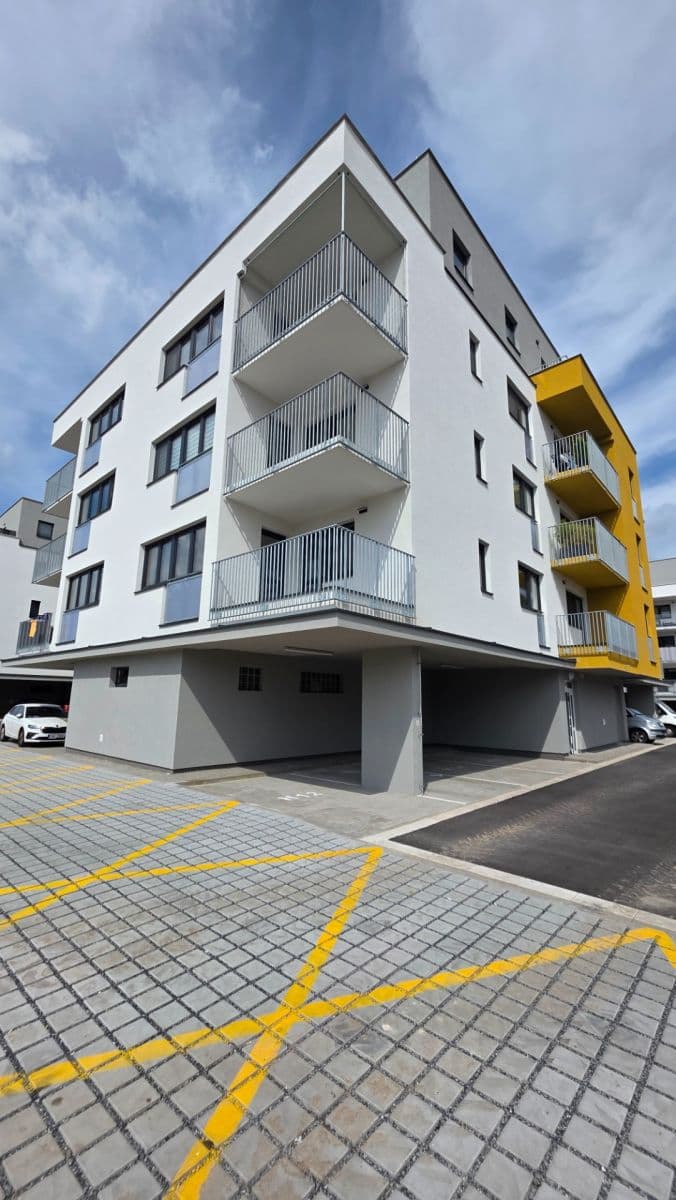 Pronájem bytu 3+kk 72 m², U Kasáren, Dašice, Pardubický kraj Pronájem bytu 3+kk 72 m², U Kasáren, Dašice, Pardubický kraj