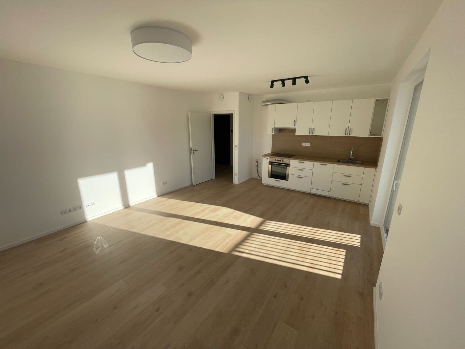 Pronájem bytu 2+kk 55 m², U Engerthu, Kladno, Středočeský kraj Pronájem bytu 2+kk 55 m², U Engerthu, Kladno, Středočeský kraj