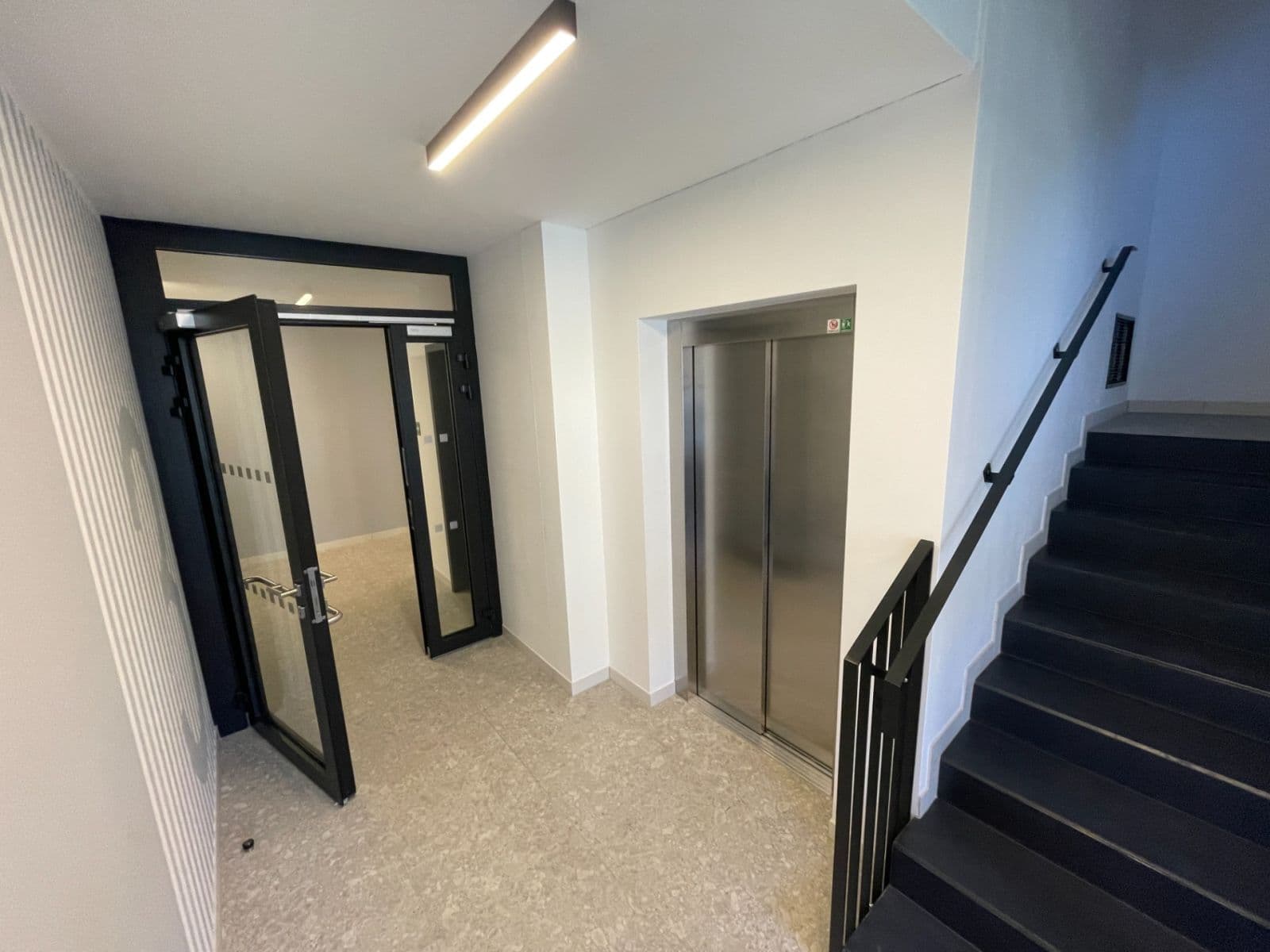 Pronájem bytu 2+kk 55 m², U Engerthu, Kladno, Středočeský kraj Pronájem bytu 2+kk 55 m², U Engerthu, Kladno, Středočeský kraj