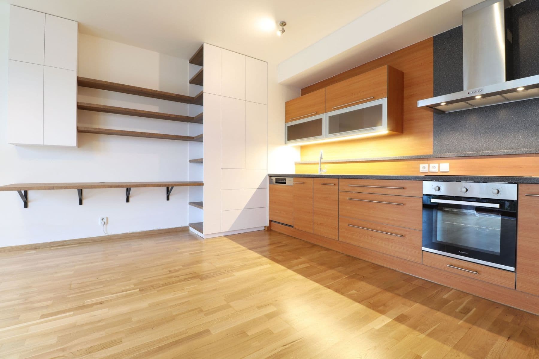 Pronájem bytu 2+kk 56 m², Vršovická, Praha, Praha Pronájem bytu 2+kk 56 m², Vršovická, Praha, Praha