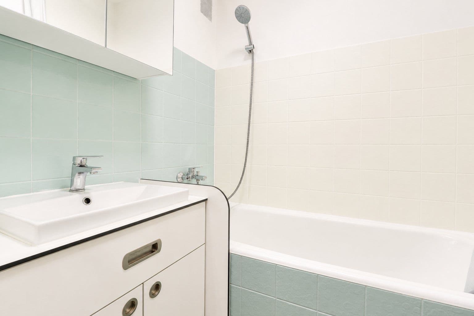 Pronájem bytu 2+1 59 m², Jeseniova, Praha, Praha Pronájem bytu 2+1 59 m², Jeseniova, Praha, Praha