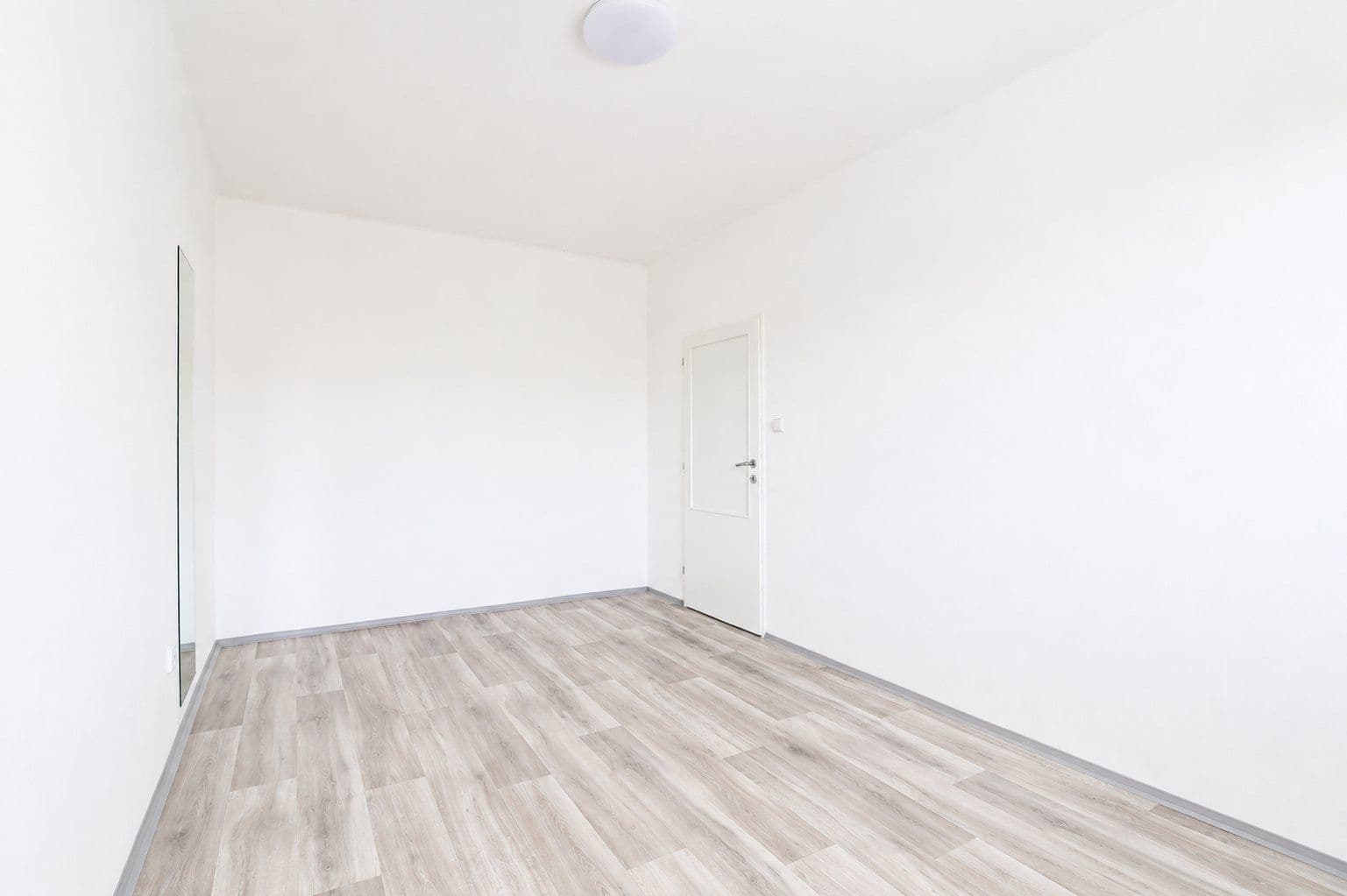 Pronájem bytu 2+1 59 m², Jeseniova, Praha, Praha Pronájem bytu 2+1 59 m², Jeseniova, Praha, Praha