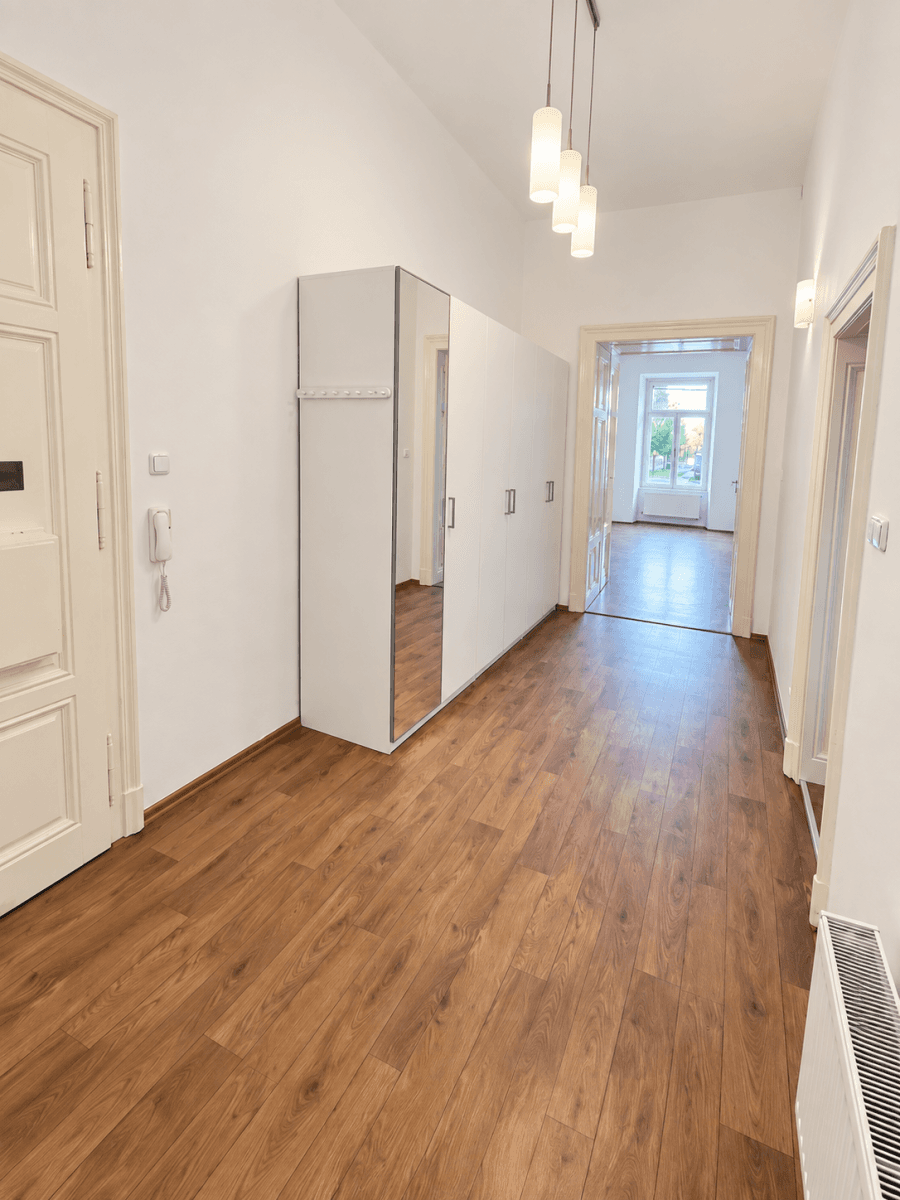 Pronájem bytu 4+1 131 m², třída Kpt. Jaroše, Brno, Jihomoravský kraj Pronájem bytu 4+1 131 m², třída Kpt. Jaroše, Brno, Jihomoravský kraj