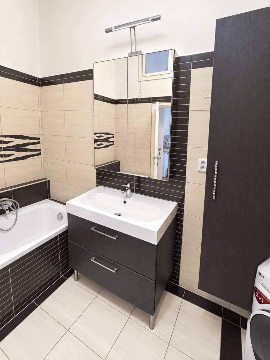 Pronájem bytu 4+1 131 m², třída Kpt. Jaroše, Brno, Jihomoravský kraj Pronájem bytu 4+1 131 m², třída Kpt. Jaroše, Brno, Jihomoravský kraj
