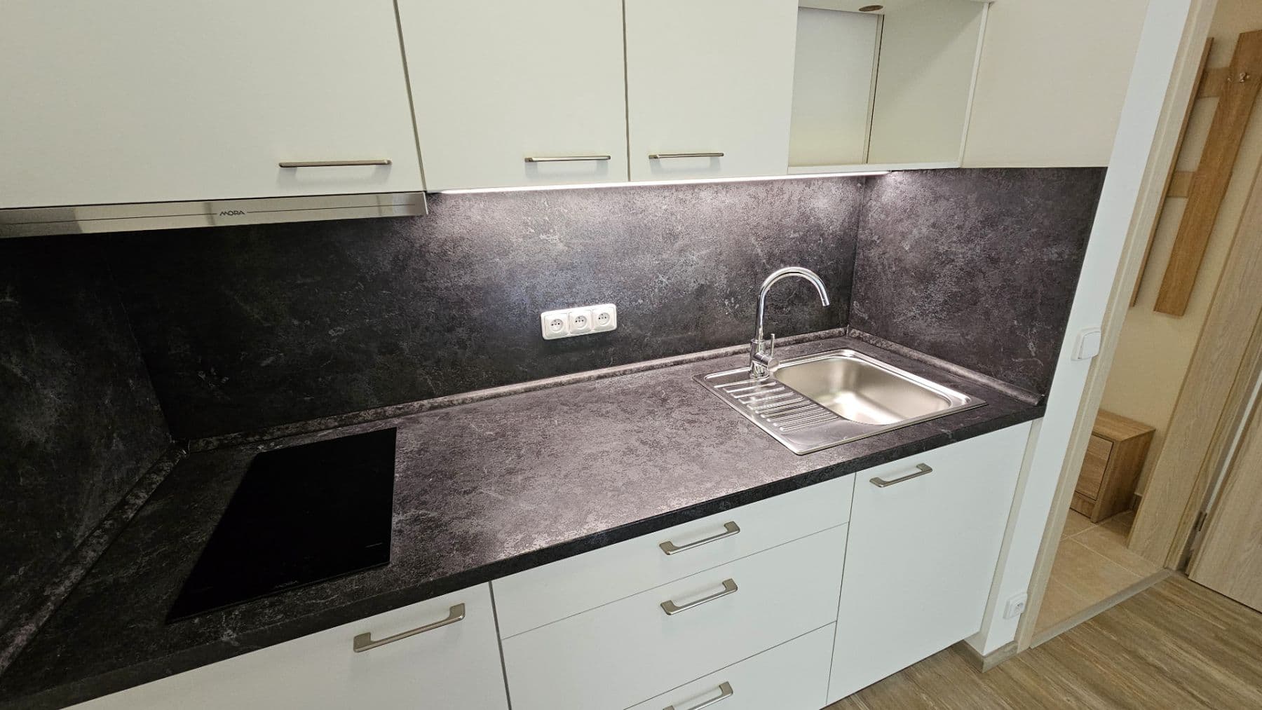 Pronájem bytu 1+kk 30 m², Sinkulova, Praha, Praha Pronájem bytu 1+kk 30 m², Sinkulova, Praha, Praha