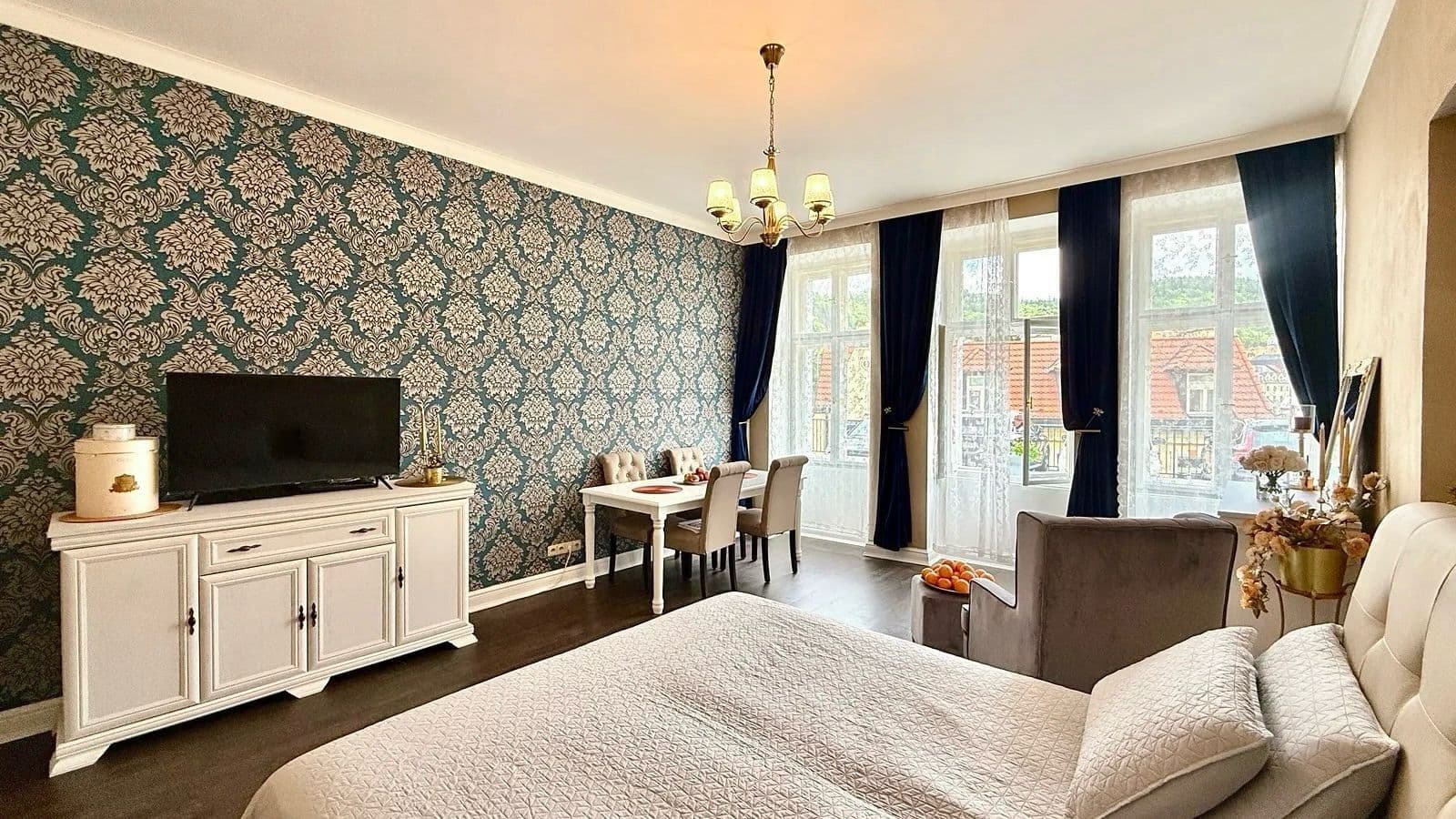 Prodej bytu 2+kk 48 m², Pod Jelením skokem, Karlovy Vary, Karlovarský kraj Prodej bytu 2+kk 48 m², Pod Jelením skokem, Karlovy Vary, Karlovarský kraj
