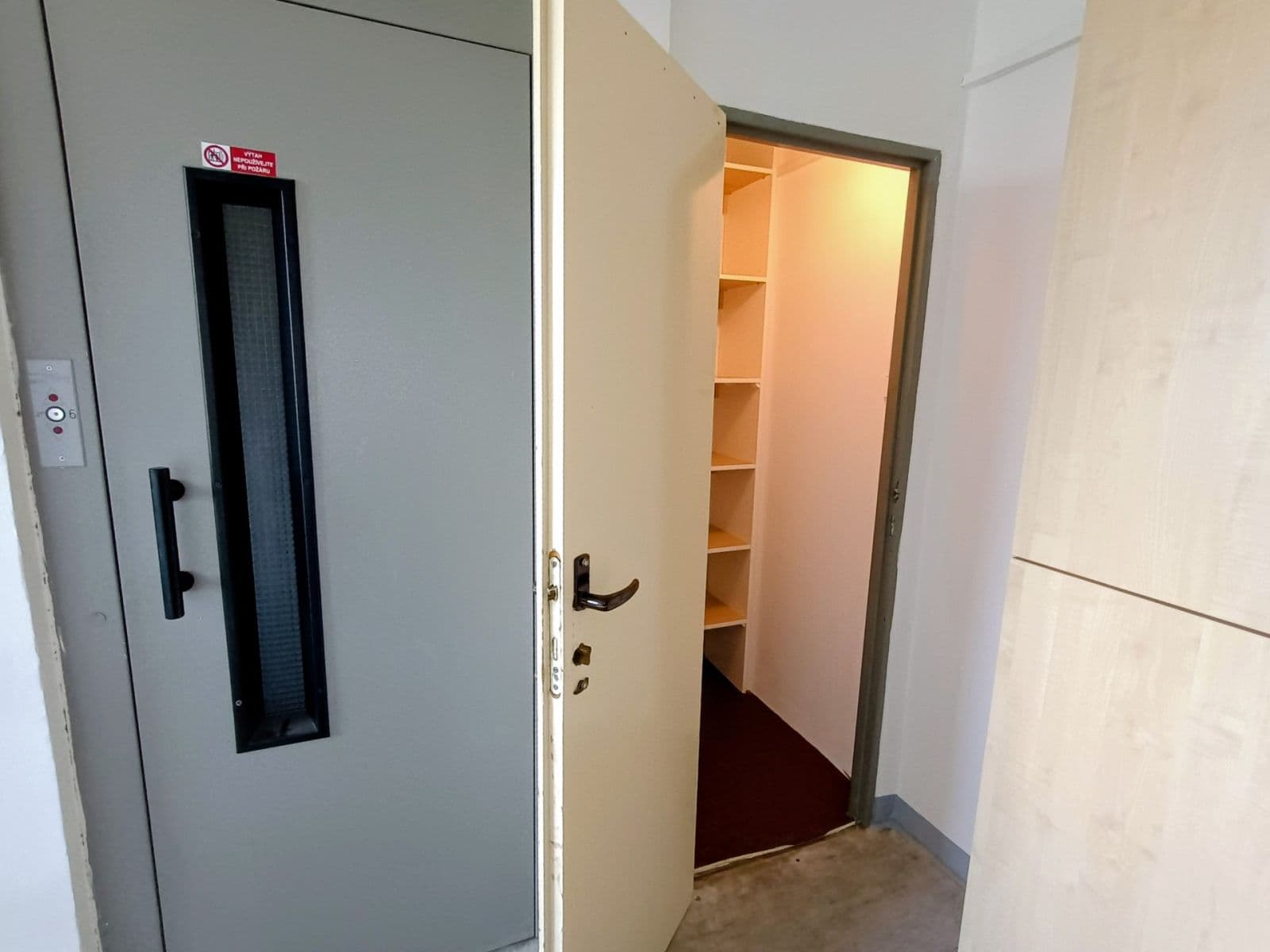 Pronájem bytu 3+kk 76 m², Pod Strání, Praha, Praha Pronájem bytu 3+kk 76 m², Pod Strání, Praha, Praha