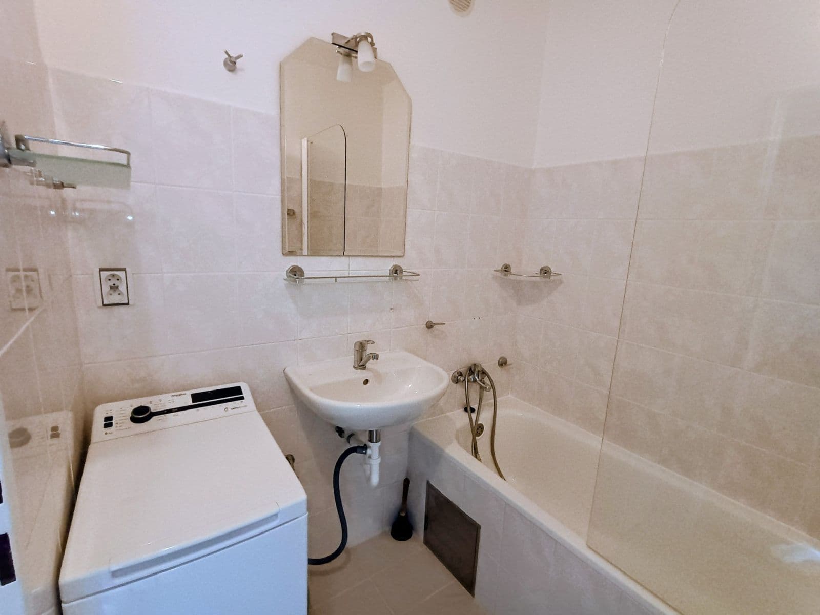 Pronájem bytu 3+kk 76 m², Pod Strání, Praha, Praha Pronájem bytu 3+kk 76 m², Pod Strání, Praha, Praha