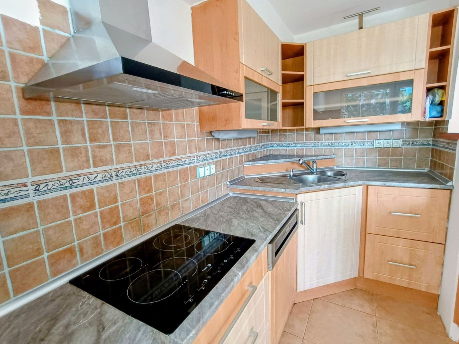 Pronájem bytu 3+kk 76 m², Pod Strání, Praha, Praha Pronájem bytu 3+kk 76 m², Pod Strání, Praha, Praha