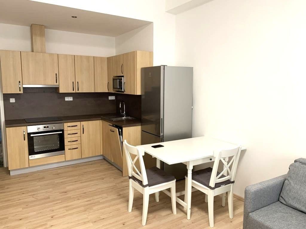 Pronájem bytu 2+kk 70 m², Ostrovní, Praha, Praha Pronájem bytu 2+kk 70 m², Ostrovní, Praha, Praha