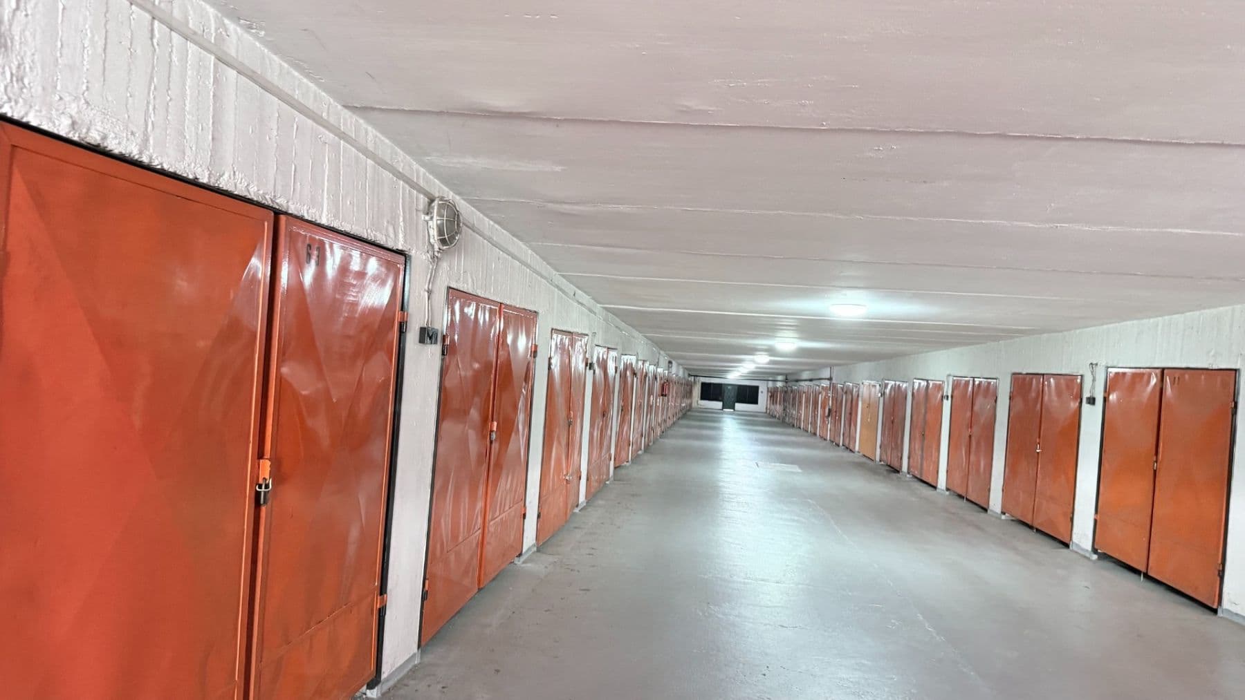 Prodej garáže 18 m², Praha, Praha Prodej garáže 18 m², Praha, Praha