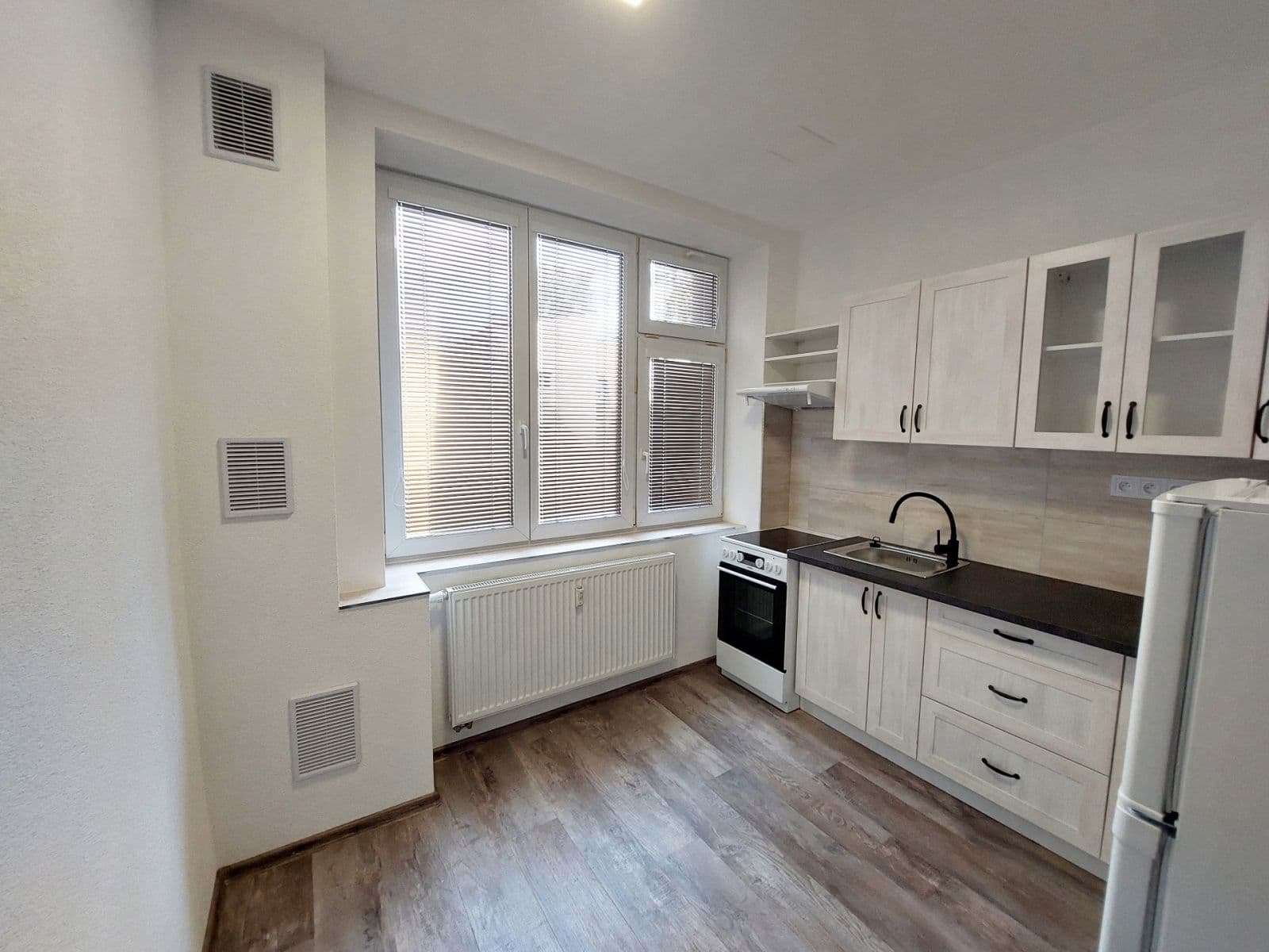 Pronájem bytu 1+1 33 m², Celní, Karlovy Vary, Karlovarský kraj Pronájem bytu 1+1 33 m², Celní, Karlovy Vary, Karlovarský kraj