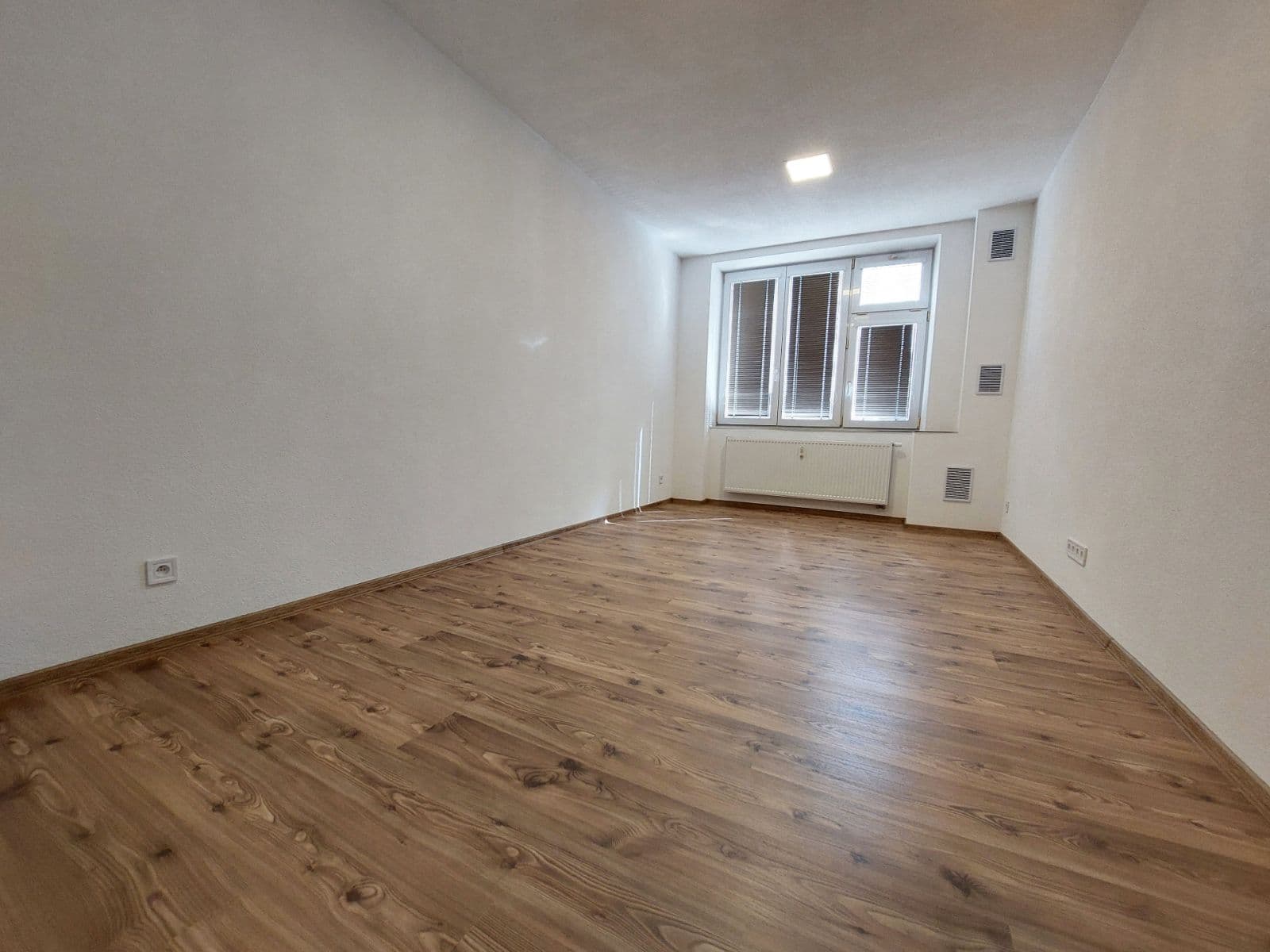 Pronájem bytu 1+1 33 m², Celní, Karlovy Vary, Karlovarský kraj Pronájem bytu 1+1 33 m², Celní, Karlovy Vary, Karlovarský kraj