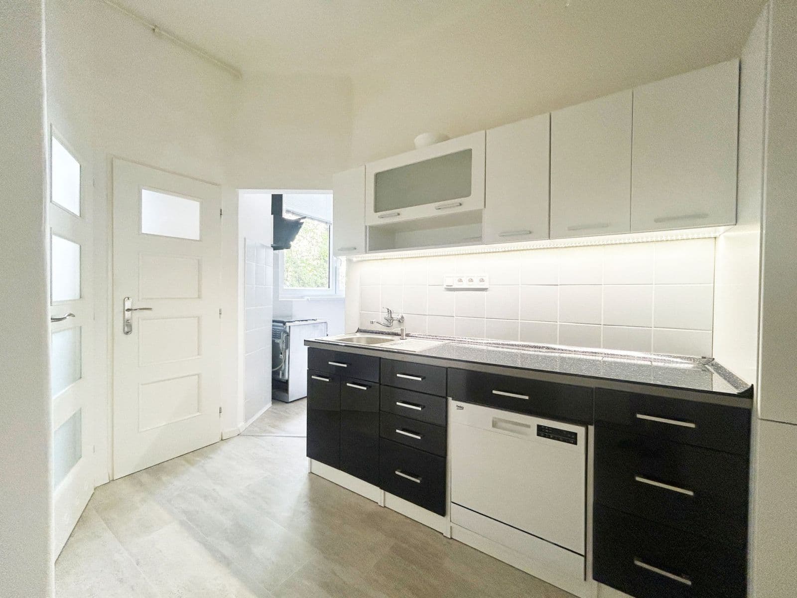 Pronájem bytu 2+kk 45 m², Stroupežnického, Praha, Praha Pronájem bytu 2+kk 45 m², Stroupežnického, Praha, Praha