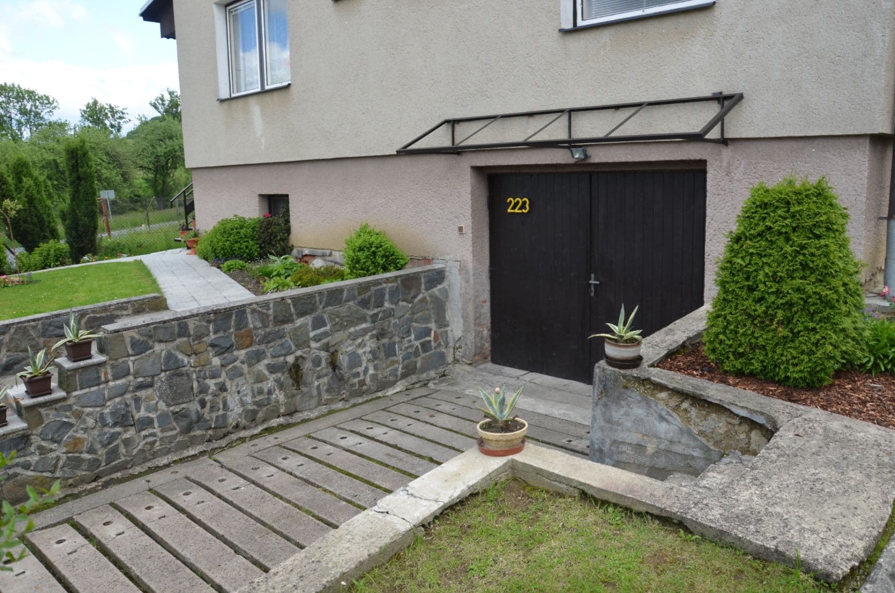 Prodej domu 400 m², pozemek 859 m², Loučka, Zlínský kraj Prodej domu 400 m², pozemek 859 m², Loučka, Zlínský kraj