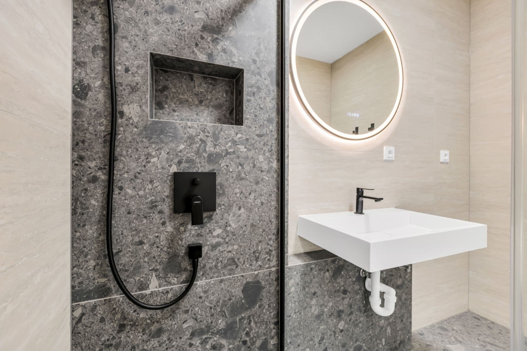 Prodej bytu 2+kk 65 m², Zlonická, Praha, Praha Prodej bytu 2+kk 65 m², Zlonická, Praha, Praha