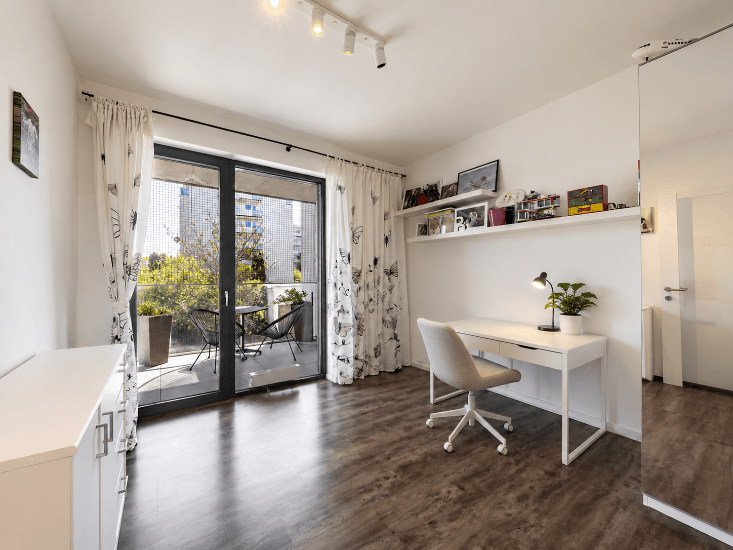 Pronájem bytu 3+kk 105 m², Česká, Praha, Praha Pronájem bytu 3+kk 105 m², Česká, Praha, Praha