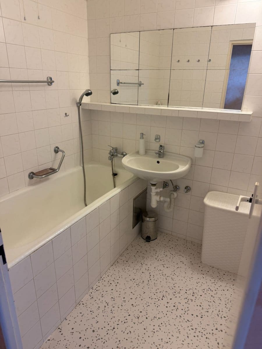 Pronájem bytu 3+1 72 m², Sáňkařská, Praha, Praha Pronájem bytu 3+1 72 m², Sáňkařská, Praha, Praha