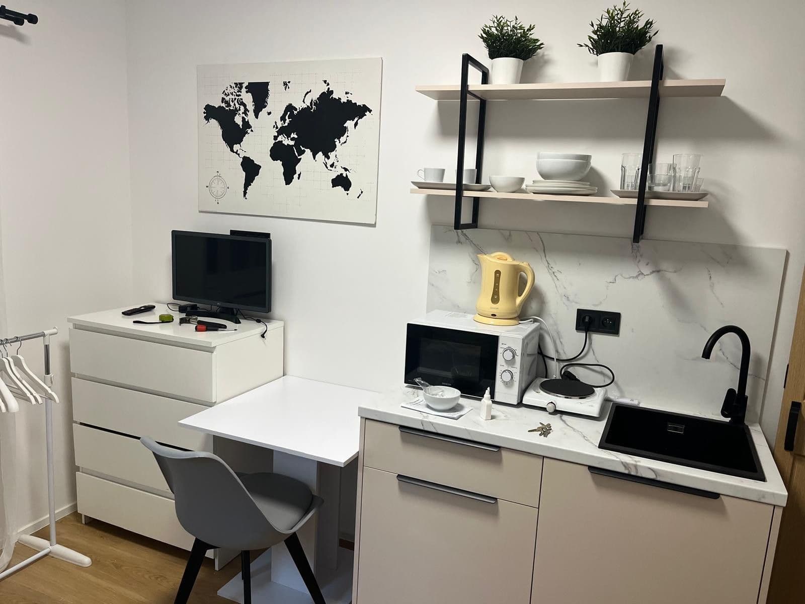 Pronájem nebytového prostoru 15 m², Plzeňská, Praha, Praha Pronájem nebytového prostoru 15 m², Plzeňská, Praha, Praha