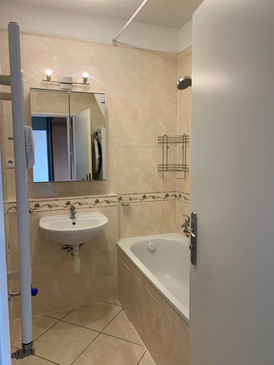 Pronájem bytu 2+kk 50 m², Hnězdenská, Praha, Praha Pronájem bytu 2+kk 50 m², Hnězdenská, Praha, Praha