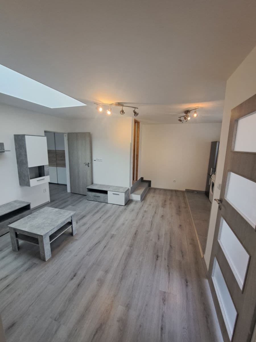 Pronájem bytu 3+kk 60 m², Libeř, Středočeský kraj Pronájem bytu 3+kk 60 m², Libeř, Středočeský kraj