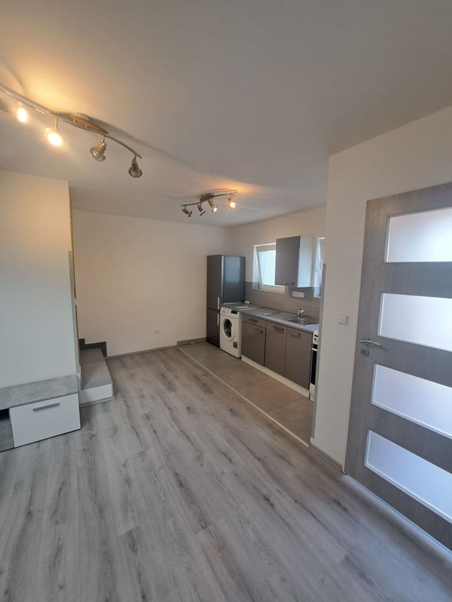 Pronájem bytu 3+kk 60 m², Libeř, Středočeský kraj Pronájem bytu 3+kk 60 m², Libeř, Středočeský kraj