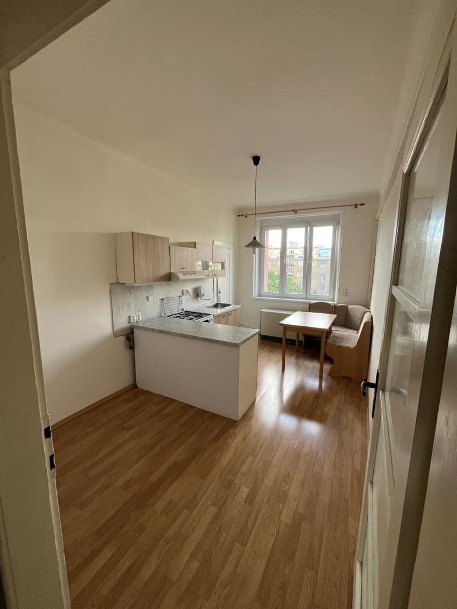Pronájem bytu 1+1 43 m², Maroldova, Praha, Praha Pronájem bytu 1+1 43 m², Maroldova, Praha, Praha