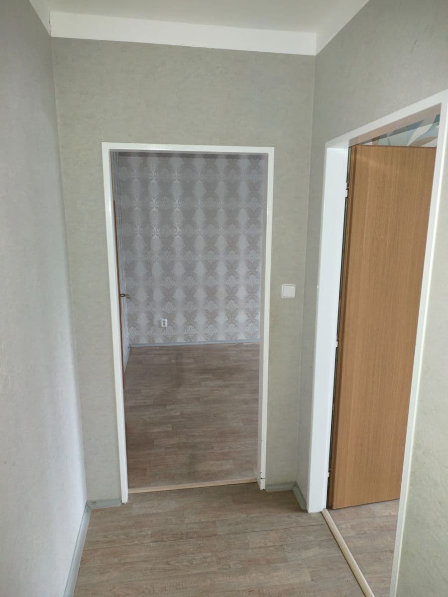Pronájem bytu 3+1 76 m², Hřebečská, Kladno, Středočeský kraj Pronájem bytu 3+1 76 m², Hřebečská, Kladno, Středočeský kraj