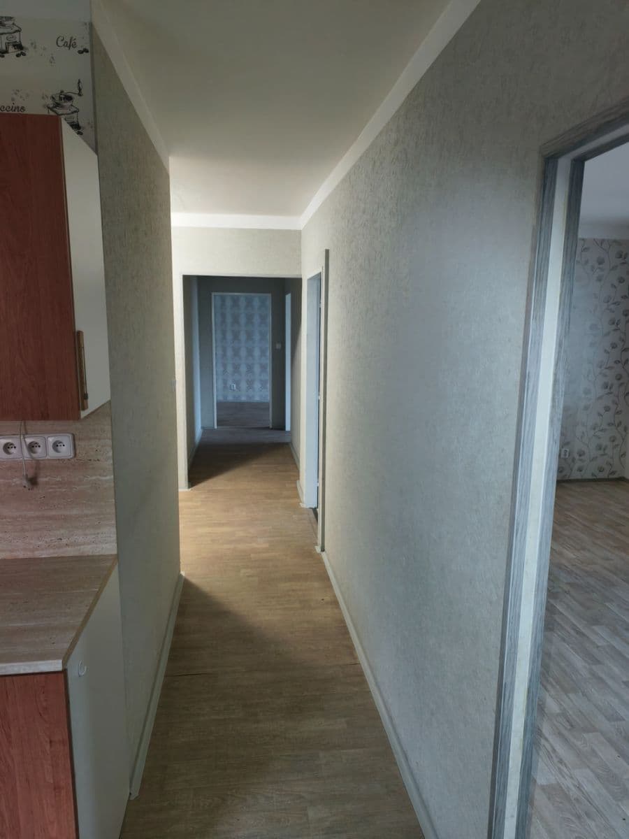 Pronájem bytu 3+1 76 m², Hřebečská, Kladno, Středočeský kraj Pronájem bytu 3+1 76 m², Hřebečská, Kladno, Středočeský kraj