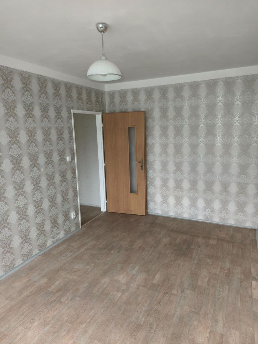 Pronájem bytu 3+1 76 m², Hřebečská, Kladno, Středočeský kraj Pronájem bytu 3+1 76 m², Hřebečská, Kladno, Středočeský kraj
