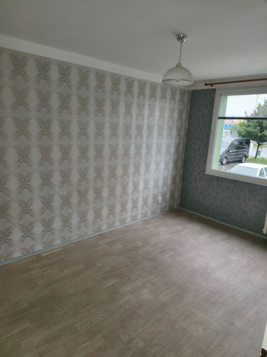 Pronájem bytu 3+1 76 m², Hřebečská, Kladno, Středočeský kraj Pronájem bytu 3+1 76 m², Hřebečská, Kladno, Středočeský kraj