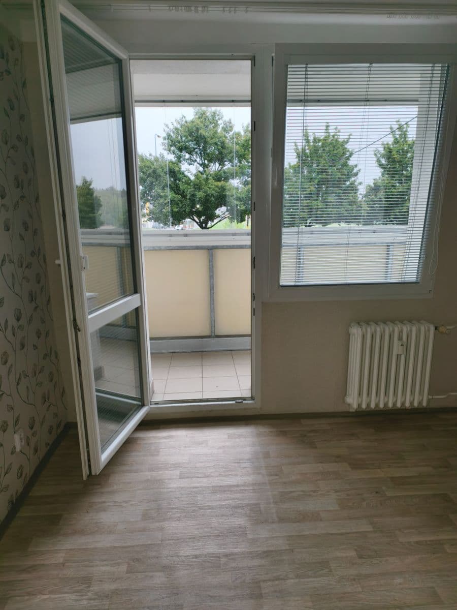 Pronájem bytu 3+1 76 m², Hřebečská, Kladno, Středočeský kraj Pronájem bytu 3+1 76 m², Hřebečská, Kladno, Středočeský kraj